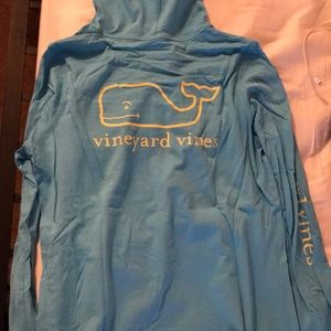 Vineyard Vines long sleeve with hoodie/ M